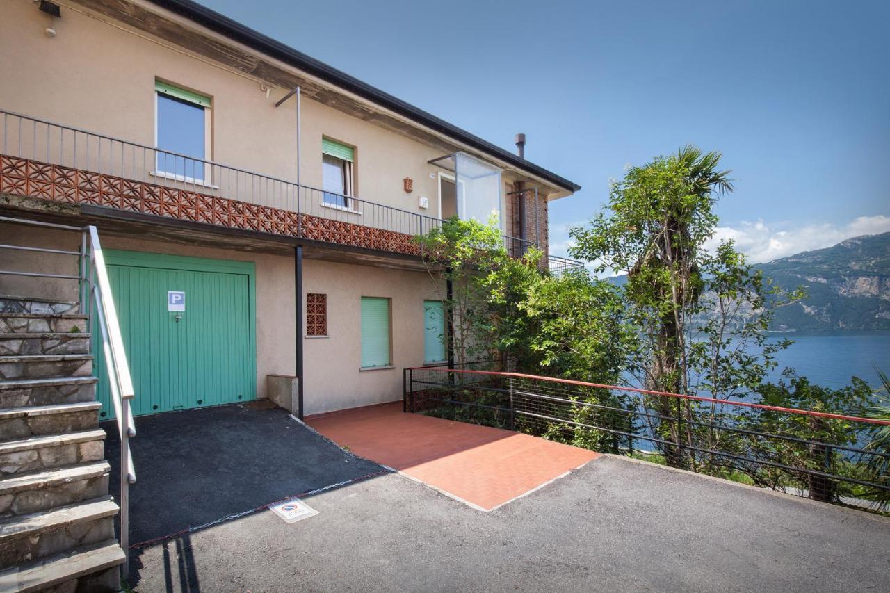 Apartment Windows On The Lake Malcesine Exterior photo
