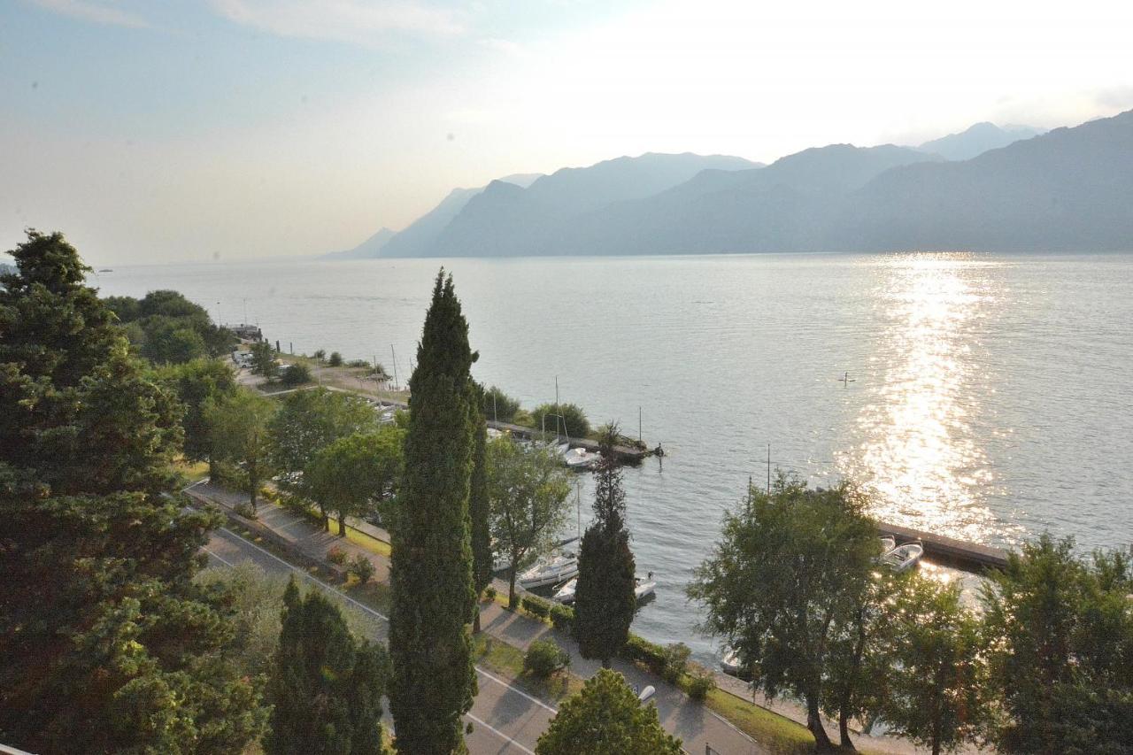 Apartment Windows On The Lake Malcesine Exterior photo